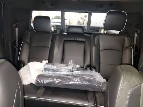 New 2026 RAM 3500 Laramie AWD/4WD image 13