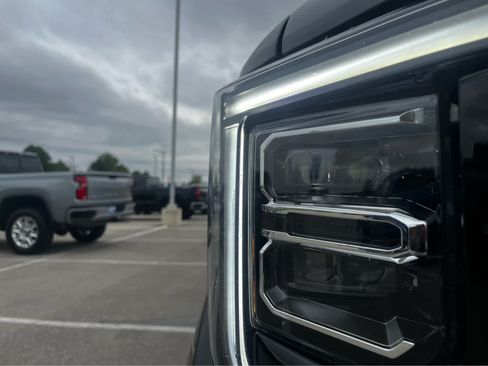 Used 2024 GMC Sierra 1500 SLT w/ SLT Premium Plus Package AWD/4WD image 39