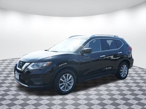 Used 2019 Nissan Rogue SV image 3