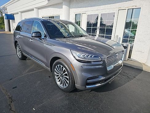 Used 2022 Lincoln Aviator Reserve w/ Elements Package Plus image 2