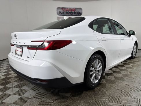 Used 2025 Toyota Camry LE image 3