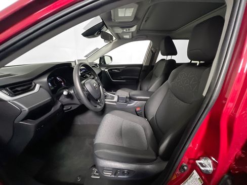 Used 2025 Toyota RAV4 XLE w/ Convenience Package FWD image 14
