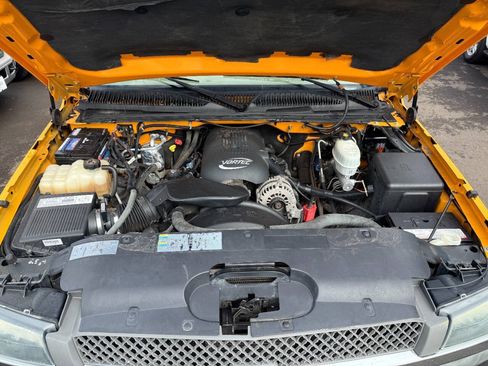 Used 2003 Chevrolet Silverado 2500 W/T RWD image 16