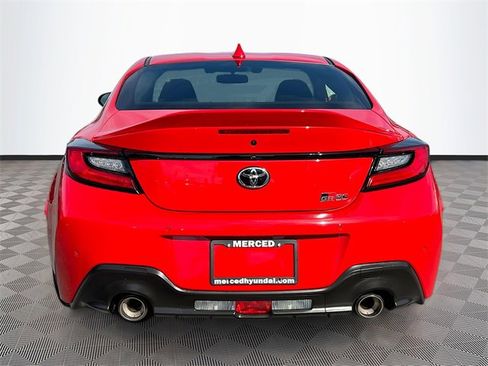 Used 2024 Toyota GR86 Premium image 6