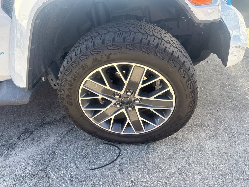Used 2024 Jeep Wrangler High Altitude AWD/4WD image 3