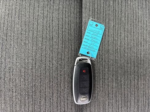 Used 2023 Nissan Rogue SV image 35