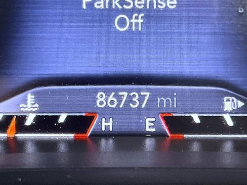 Used 2019 Jeep Cherokee Trailhawk image 14