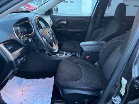 Used 2017 Jeep Cherokee 75th Anniversary AWD/4WD image 5