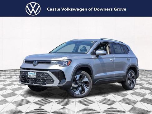 New 2025 Volkswagen Taos SE image 1