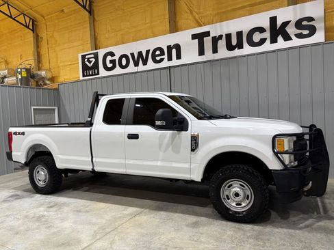 Used 2017 Ford F250 XL w/ Power Equipment Group image 3