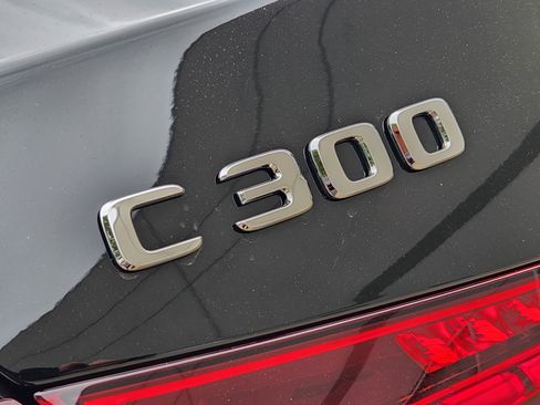 Used 2025 Mercedes-Benz C 300 Sedan image 29