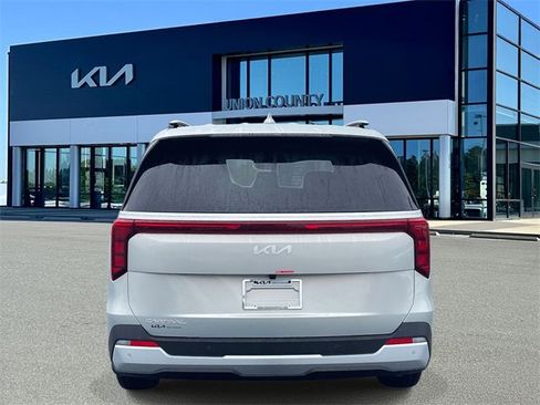 New 2026 Kia Carnival EX image 5