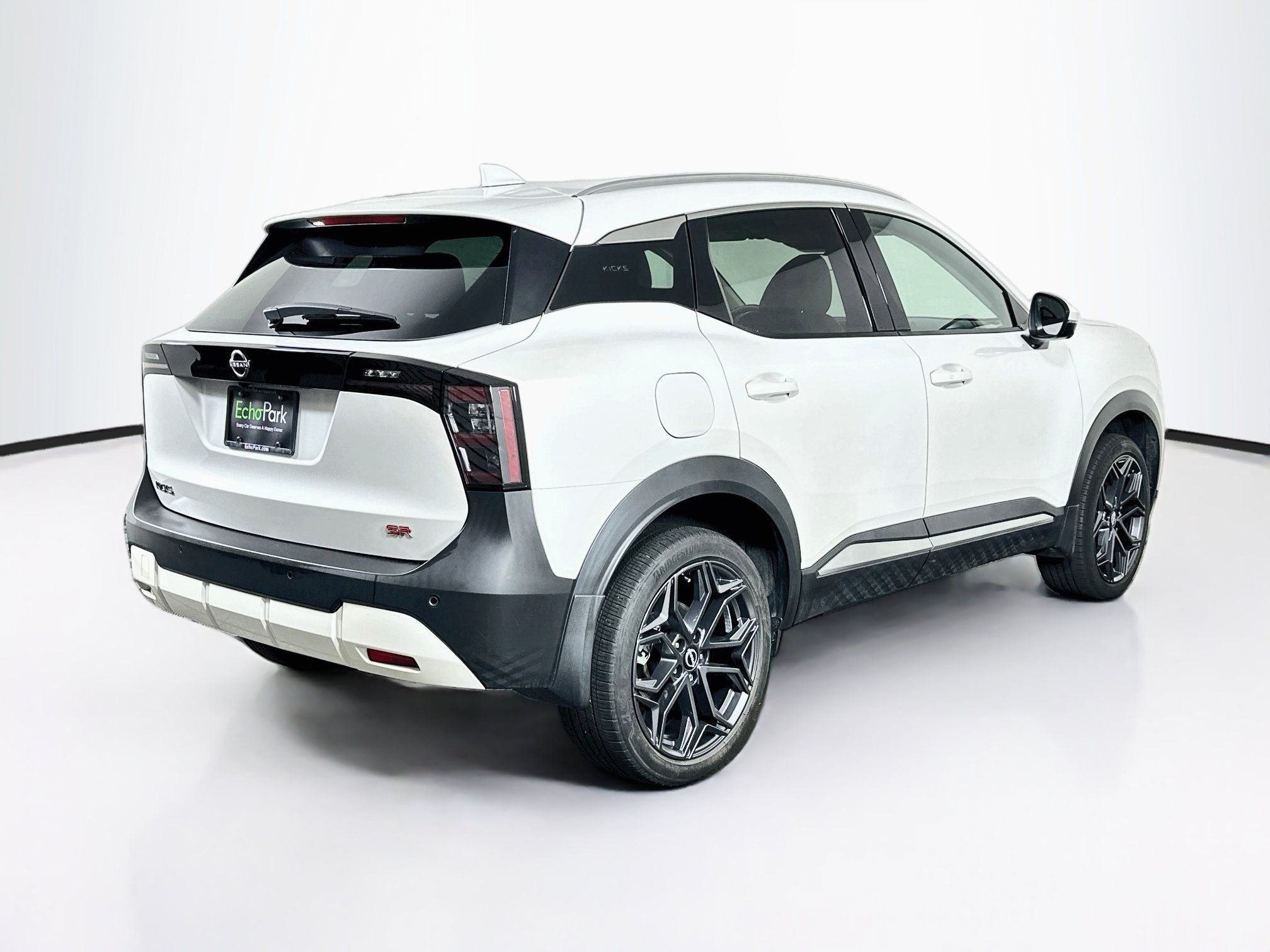 Used 2025 Nissan Kicks SR FWD image 9