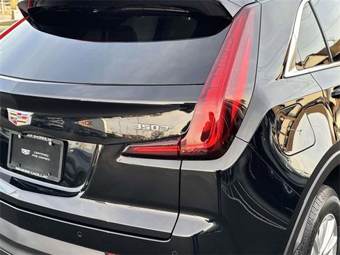 Certified 2023 Cadillac XT4 Luxury w/ Cold Weather Package image 6