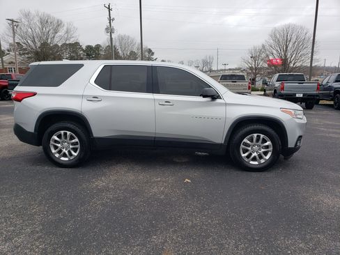 Used 2020 Chevrolet Traverse LS image 5