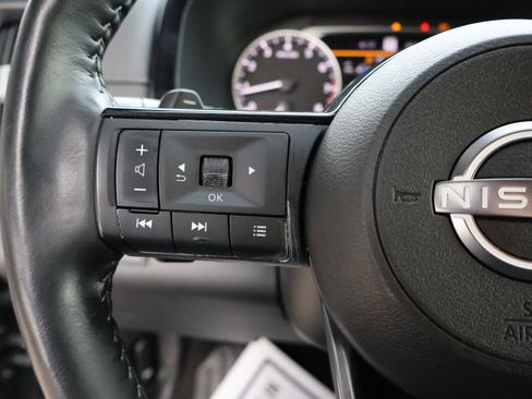 Used 2024 Nissan Pathfinder SL image 35