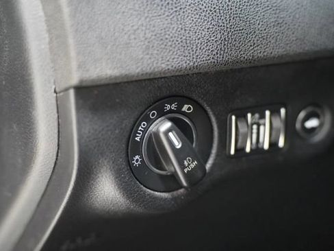 Used 2022 Chrysler 300 S w/ Comfort Group RWD image 19