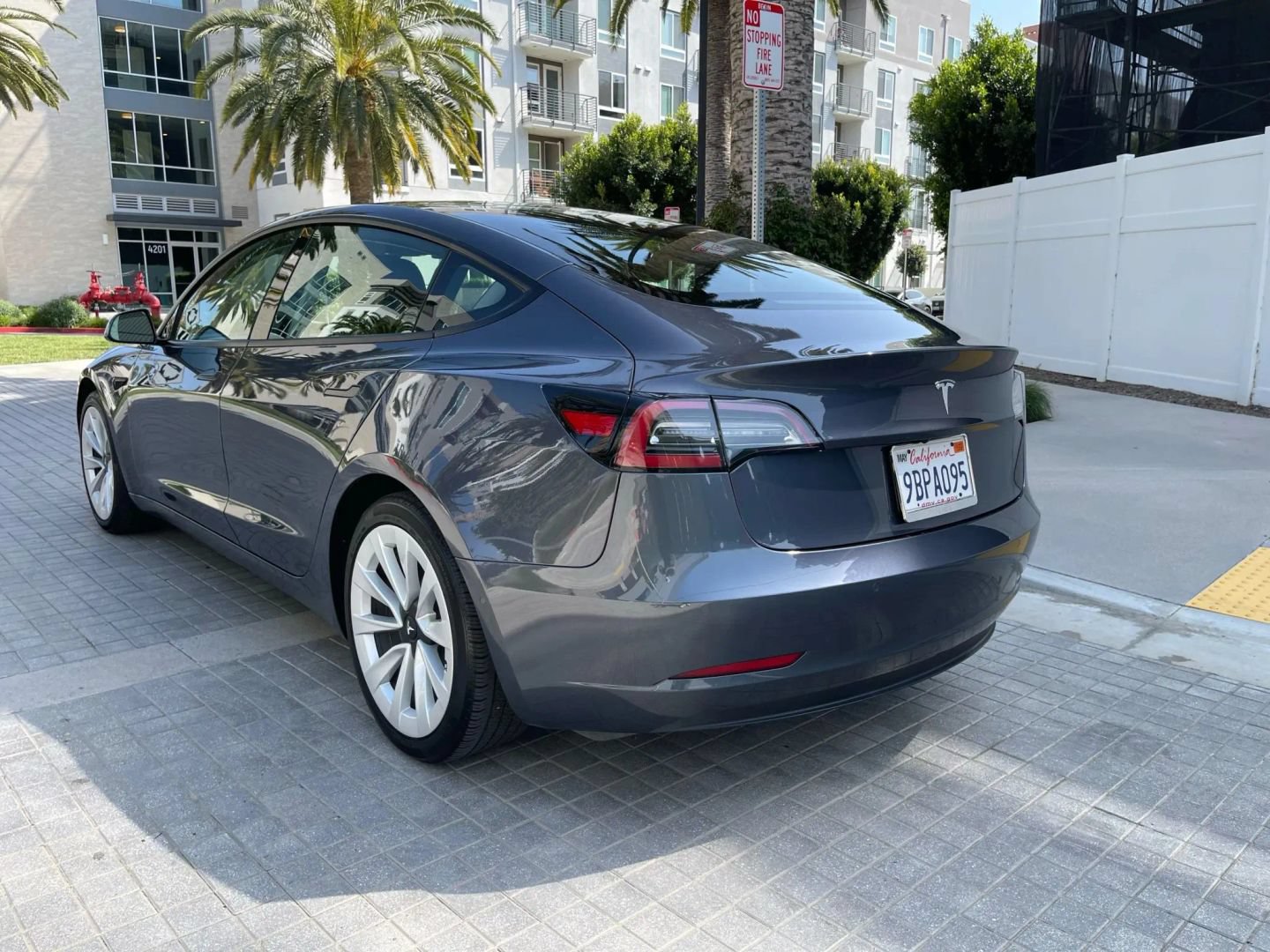 Used 2022 Tesla Model 3 RWD image 5