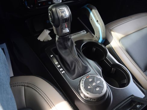 Used 2024 Ford Bronco Wildtrak image 12