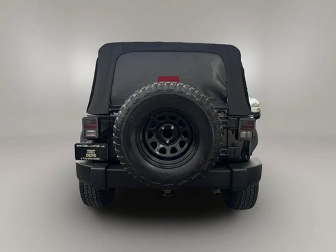 Used 2007 Jeep Wrangler Unlimited X w/ Dual Top Group AWD/4WD image 6
