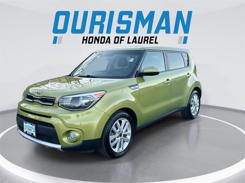 Used 2017 Kia Soul + image 4