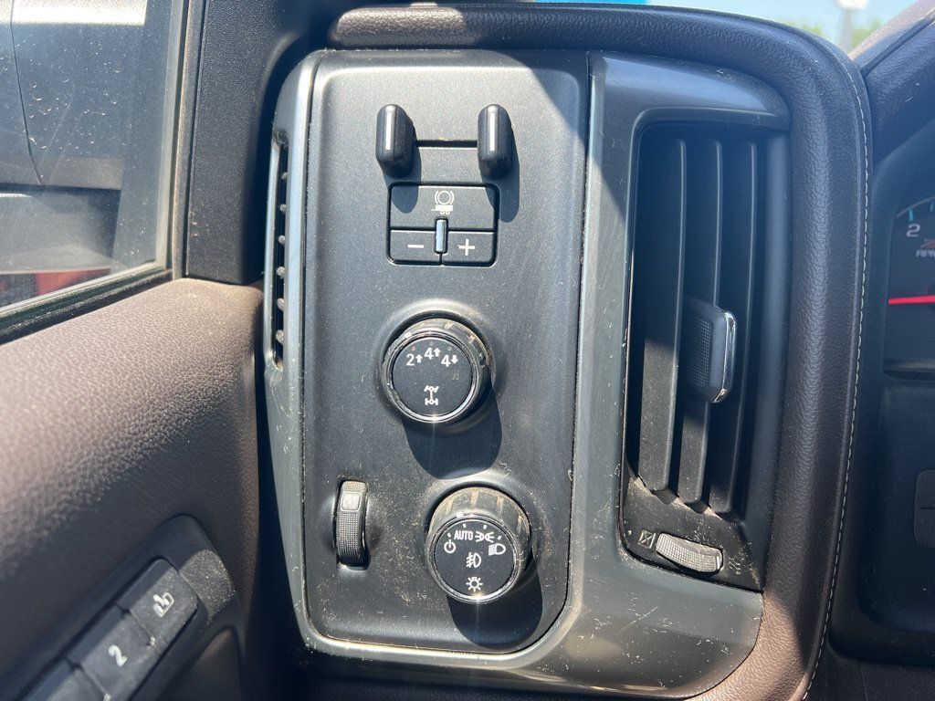 Used 2017 Chevrolet Silverado 2500 LTZ w/ LTZ Plus Package AWD/4WD image 23