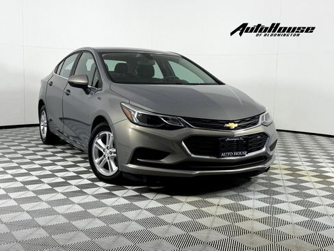 Used 2017 Chevrolet Cruze LT w/ Convenience Package FWD image 1
