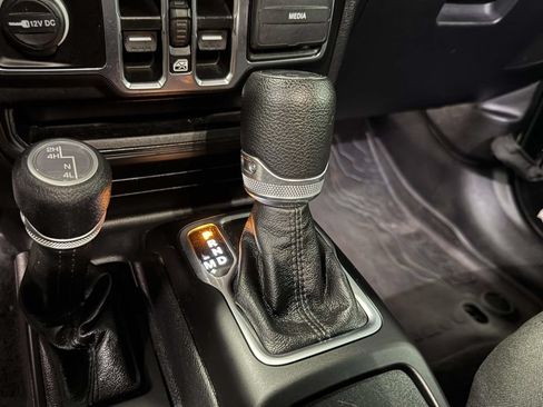 Used 2023 Jeep Wrangler Unlimited Sport AWD/4WD image 24