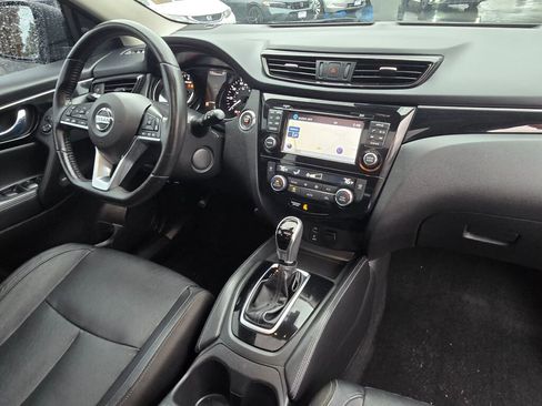 Used 2017 Nissan Rogue Sport SL w/ SL Premium Package image 21