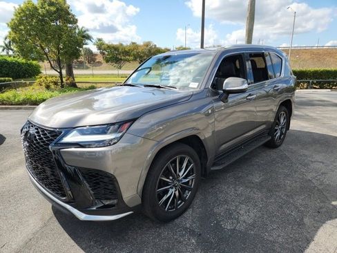 Used 2023 Lexus LX 600 F Sport image 15