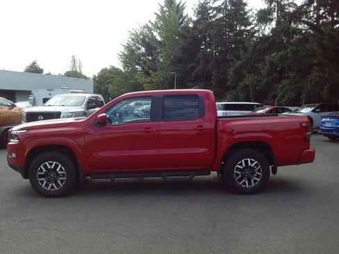 Used 2024 Nissan Frontier SL w/ Technology Package AWD/4WD image 2