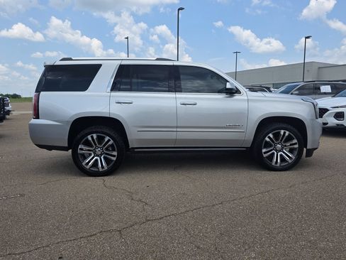 Used 2020 GMC Yukon Denali w/ Denali Ultimate Package AWD/4WD image 4