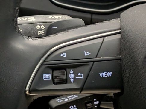 Used 2024 Audi Q5 e Premium w/ Convenience Package image 13