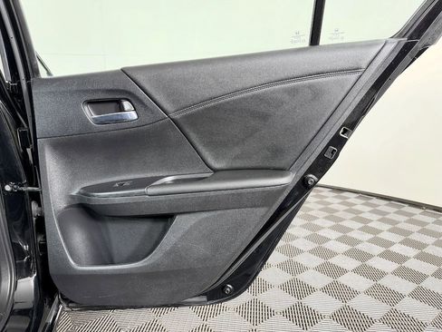 Used 2015 Honda Accord Sport image 31