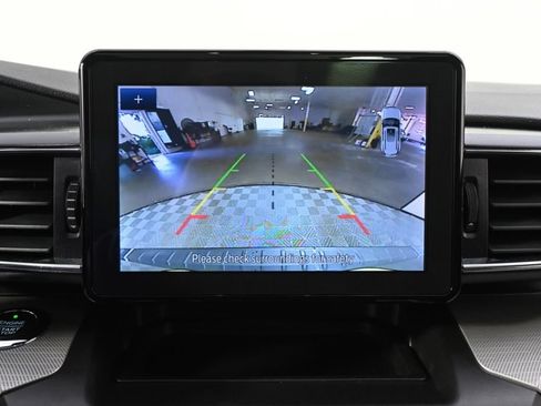 Used 2020 Ford Explorer XLT w/ Equipment Group 202A AWD/4WD image 30