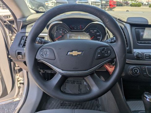 Used 2017 Chevrolet Impala LS FWD image 13