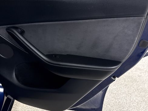 Used 2023 Tesla Model Y Performance image 25