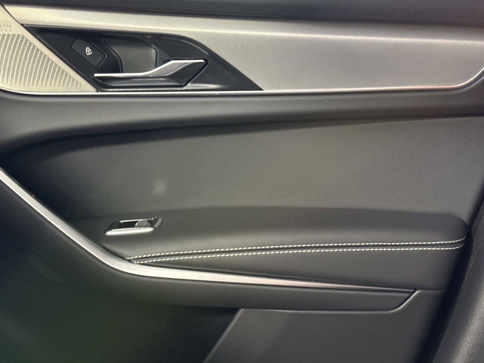 New 2026 Jaguar F-PACE R-Dynamic S AWD/4WD image 23