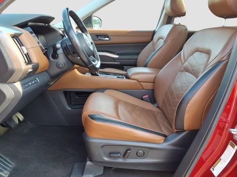 Used 2023 Nissan Pathfinder Platinum AWD/4WD image 4