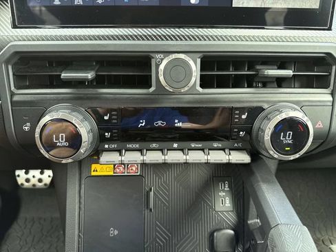 Used 2025 Toyota Tacoma TRD Pro AWD/4WD image 18