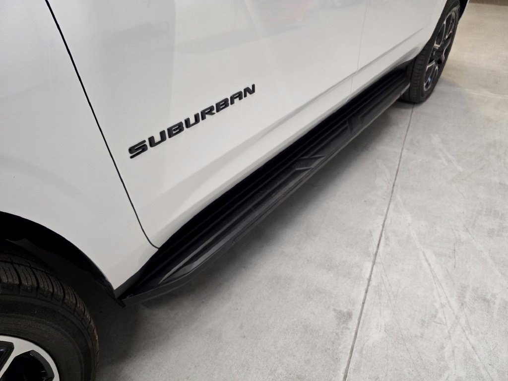 Used 2024 Chevrolet Suburban RST RWD image 10