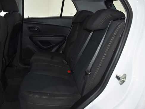 Used 2020 Chevrolet Trax LS FWD image 24
