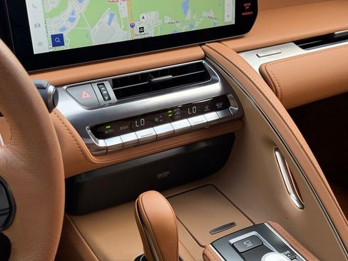 Used 2024 Lexus LC 500 Convertible w/ Touring Package RWD image 33