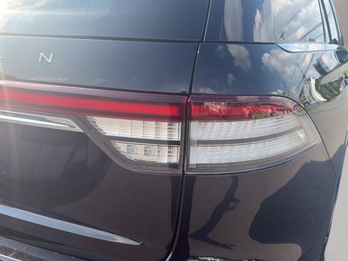Used 2021 Lincoln Aviator Reserve w/ Equipment Group 210A AWD/4WD image 16