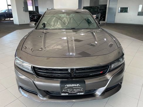 Used 2020 Dodge Charger SXT image 2