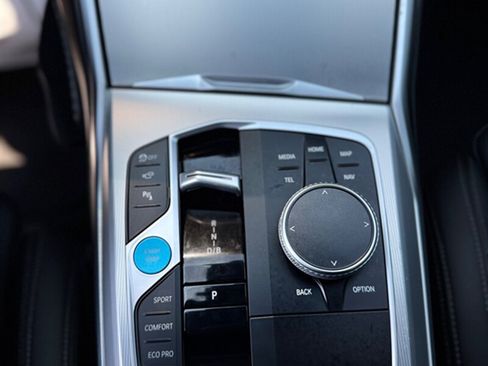 Used 2023 BMW i4 eDrive35 RWD image 11