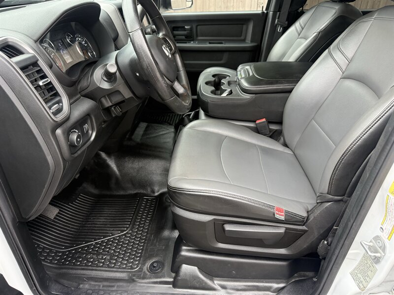 Used 2022 RAM 2500 Tradesman w/ Chrome Appearance Group RWD image 4