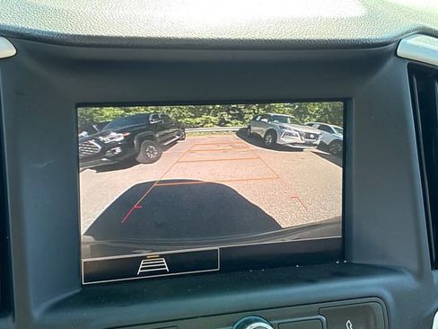 Used 2024 GMC Terrain SLE AWD/4WD image 15