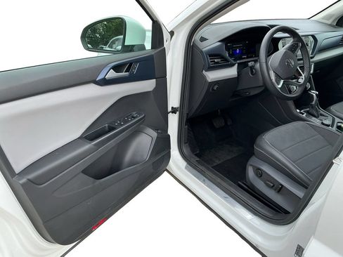 Used 2023 Volkswagen Taos SE AWD/4WD image 23