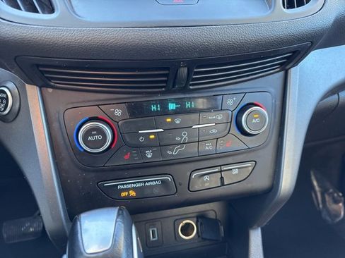 Used 2019 Ford Escape SEL image 13